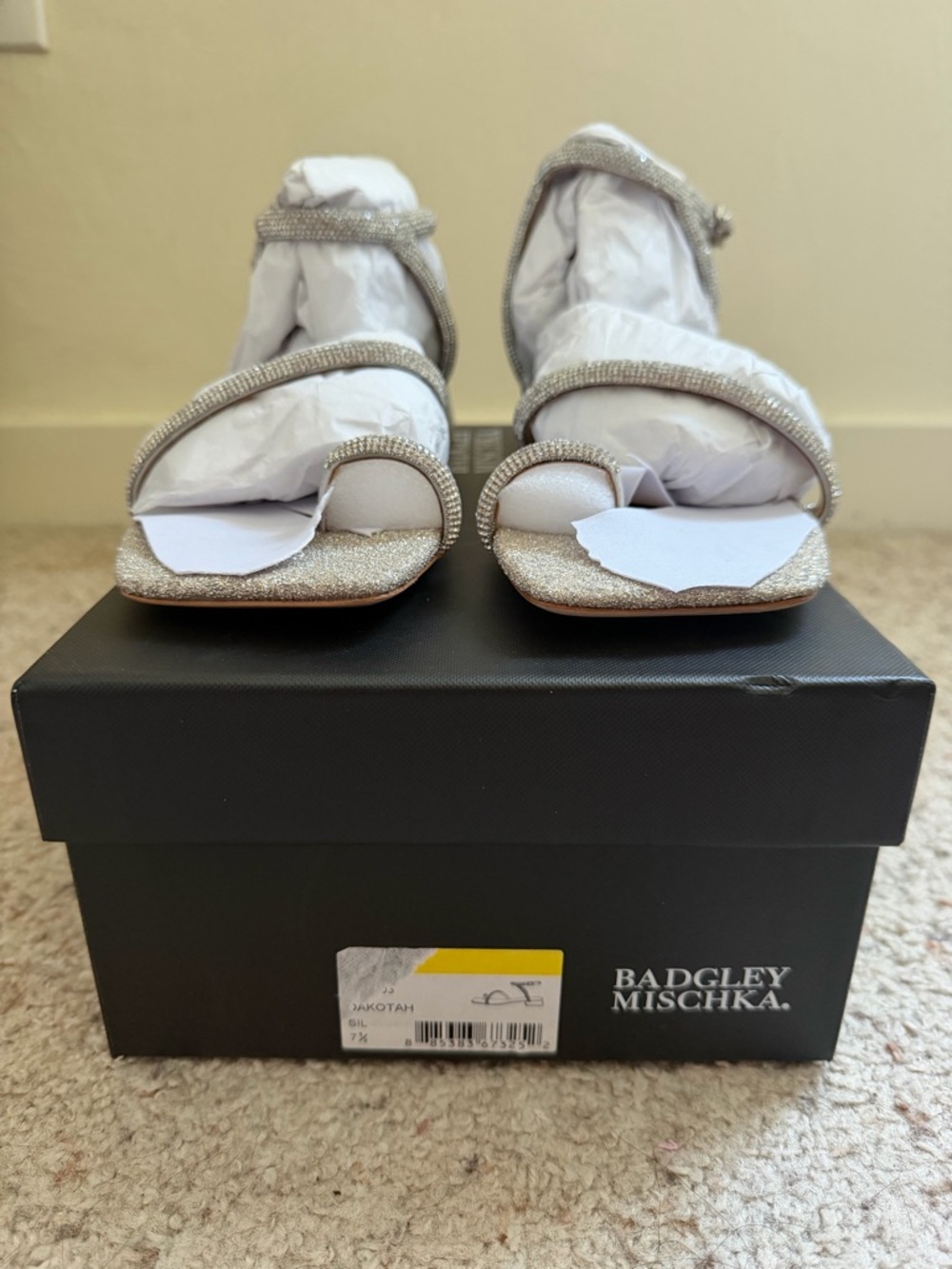 Badgley Mischka Dakotah Rhinestone Sandals Size 7.5 Silver Strappy Bridal Formal
